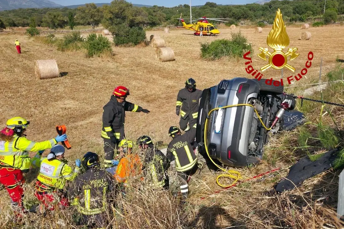L'intervento dei vigili del fuoco per l'incidente mortale sulla Sp 38