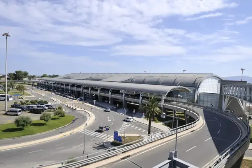 L'aeroporto di Elmas (Ansa)