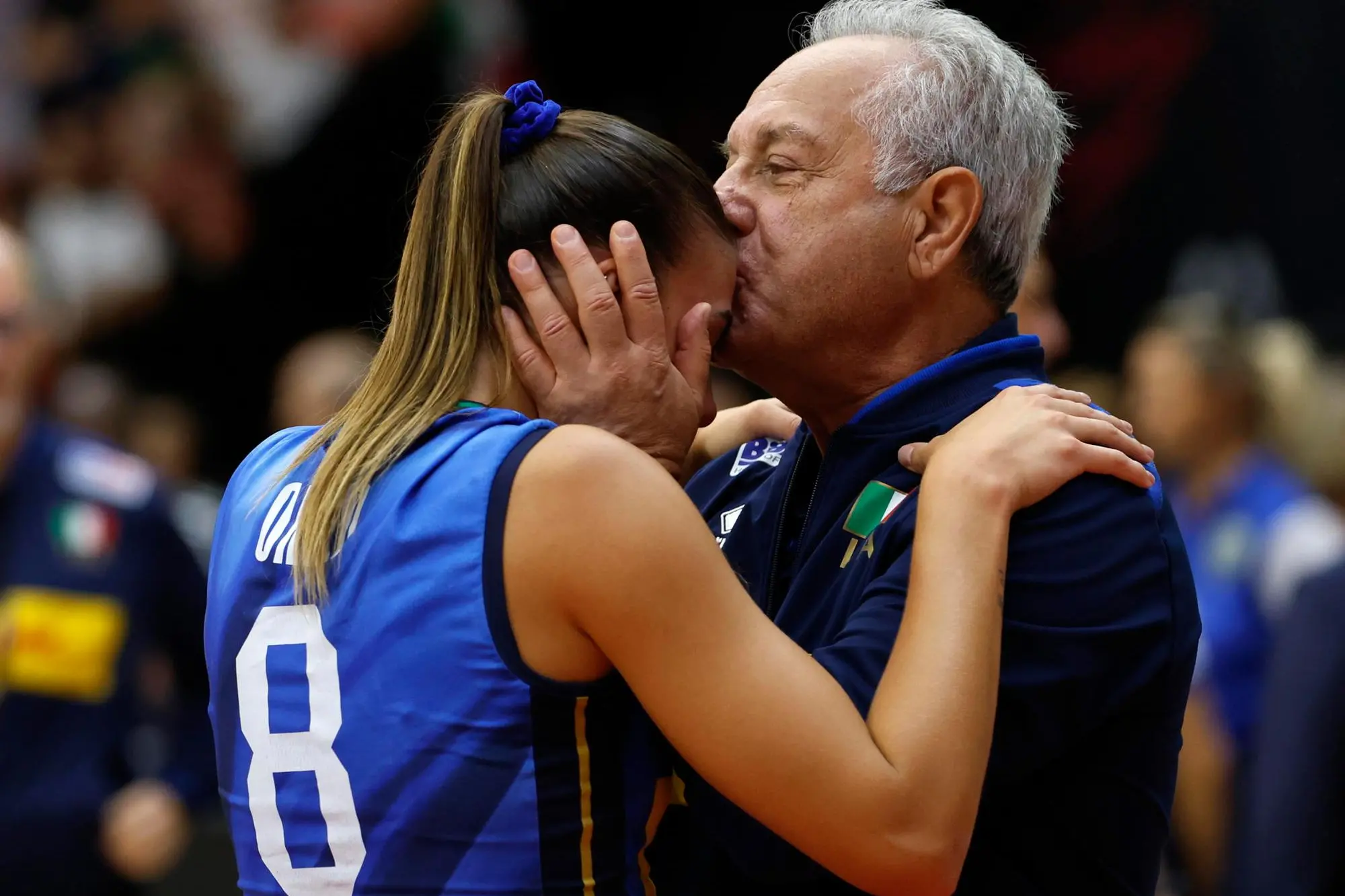 Alessia Orro e coach Velasco (Ansa-Epa)