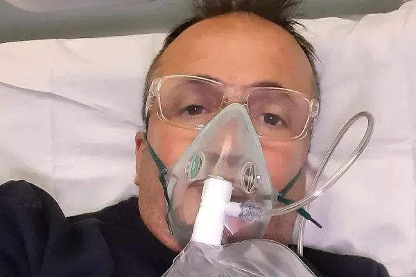 Maurizio Stecca in ospedale (dai social)