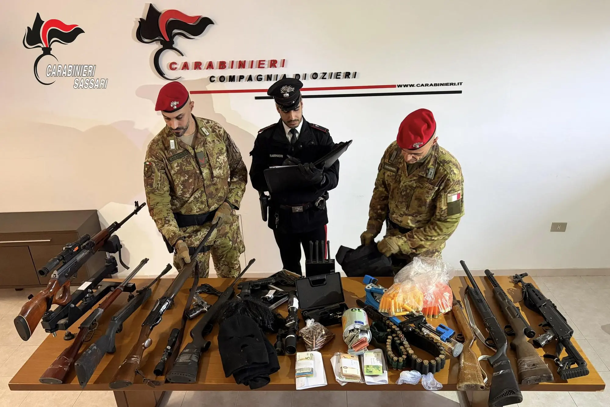 Il materiale sequestrato