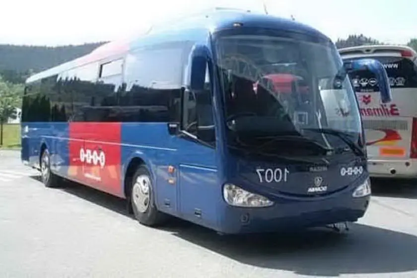 Un autobus dell'Arst (archivio L'Unione Sarda)
