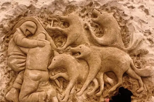 La scultura di sabbia a Platamona (foto concessa)