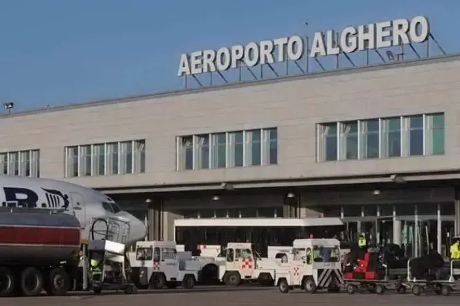 L'aeroporto di Alghero (archivio L'Unione Sarda)