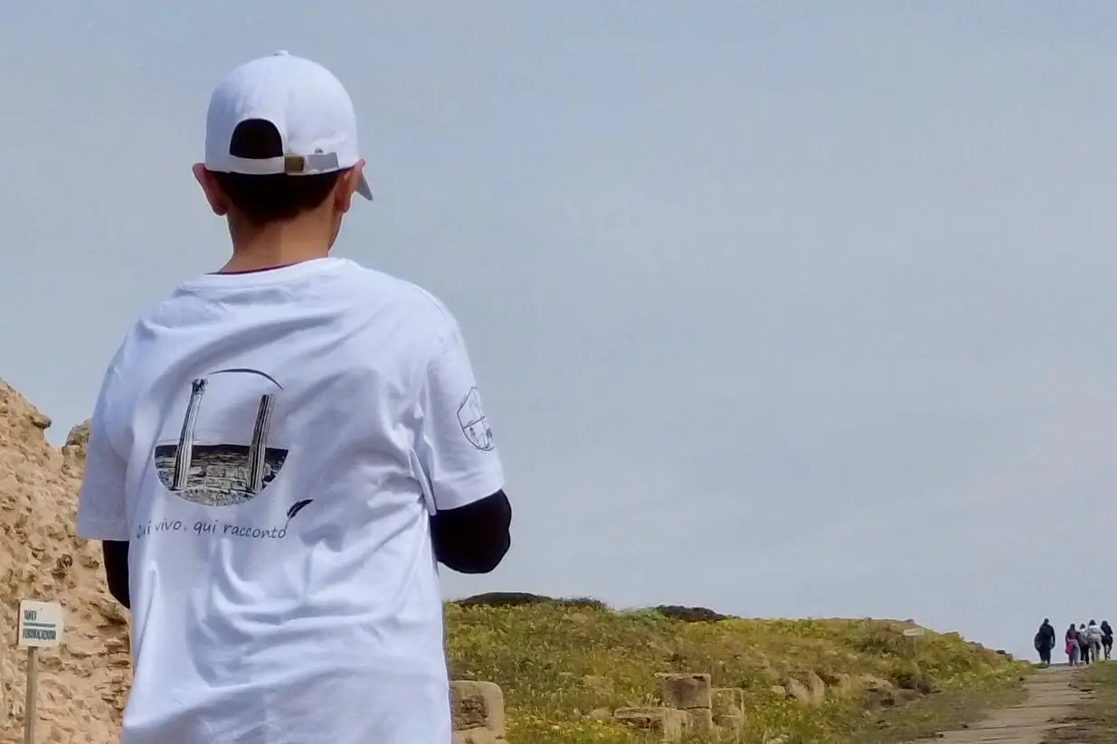 Un piccolo studente a Tharros lo scorso anno (foto concessa)