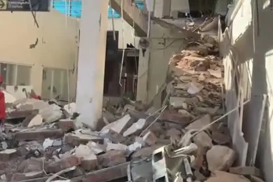 Migliaia di sfollati in Indonesia per il terremoto, oltre 50 i morti