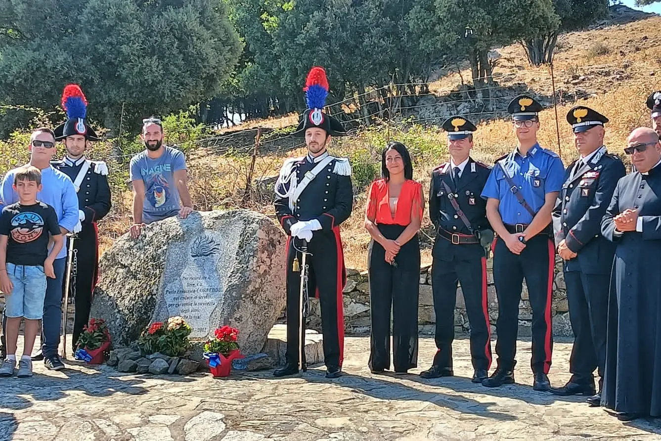 Orune, un'immagine della cerimonia (foto carabinieri)
