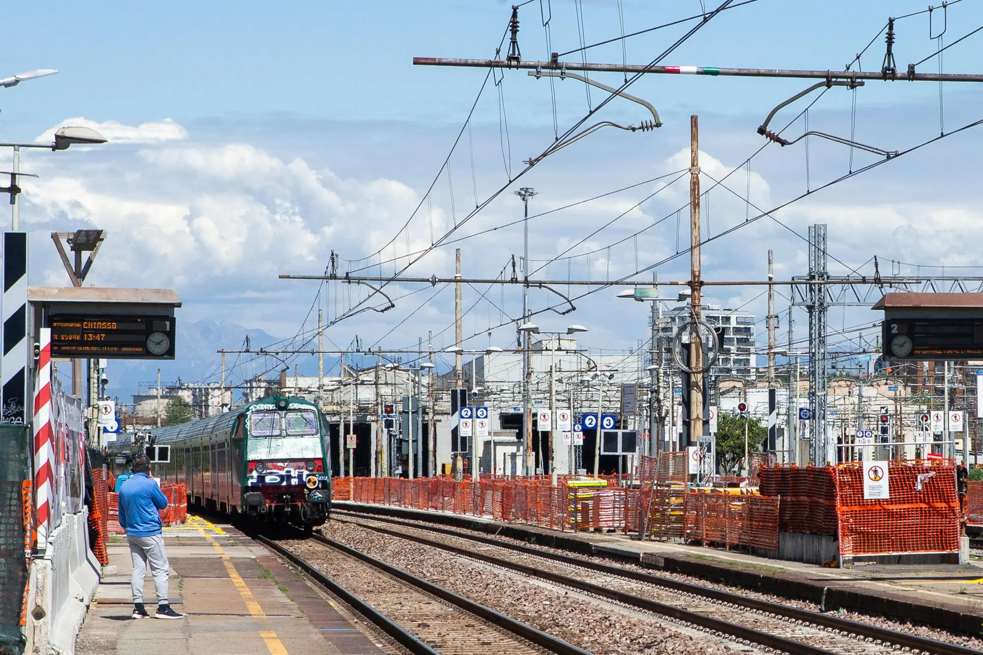 Il piccolo è stato recuperato nella stazione successiva (Ansa)