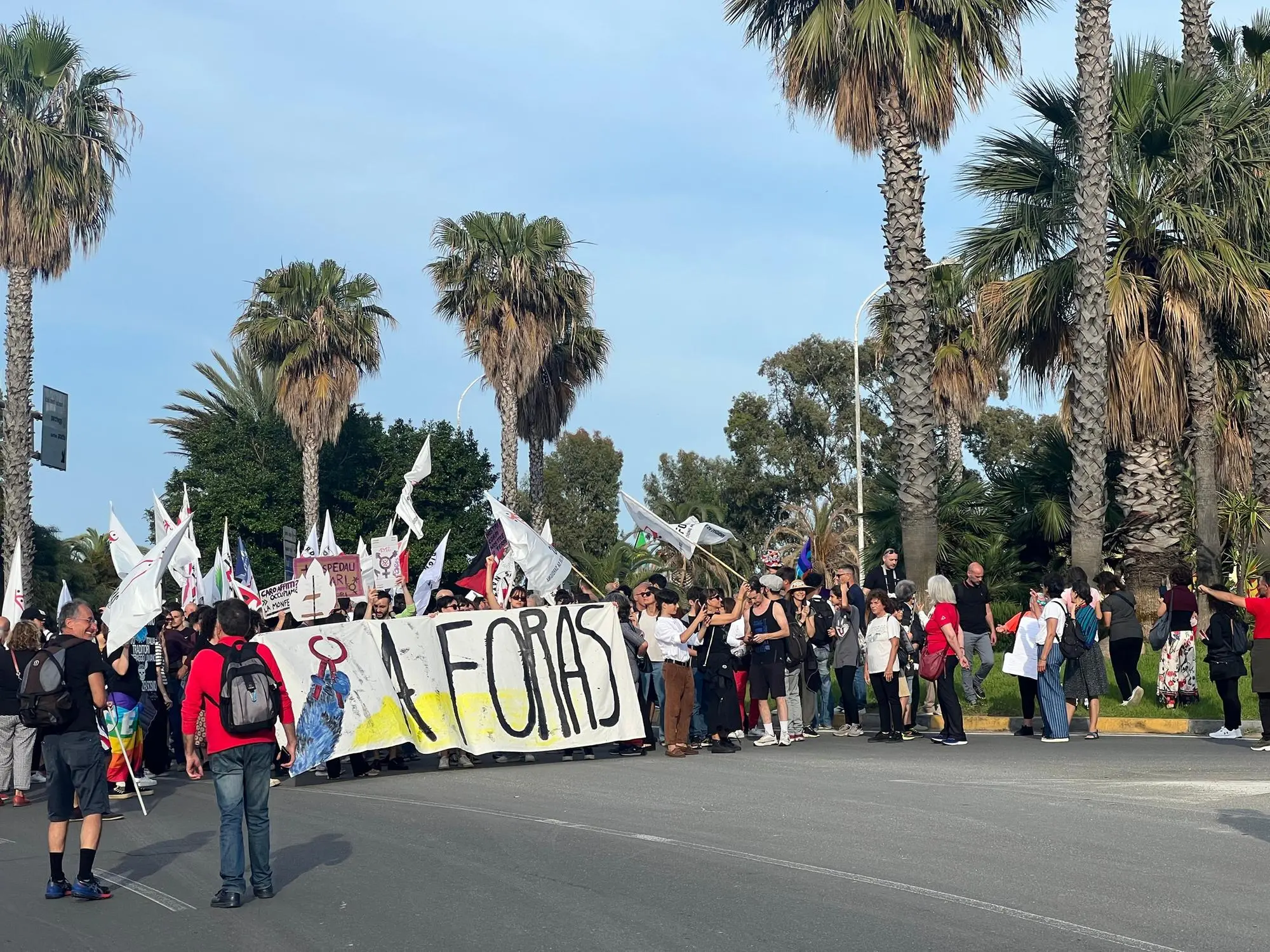 Cagliari, Due Proteste Antimilitariste Durante La Festa Delle Forze ...