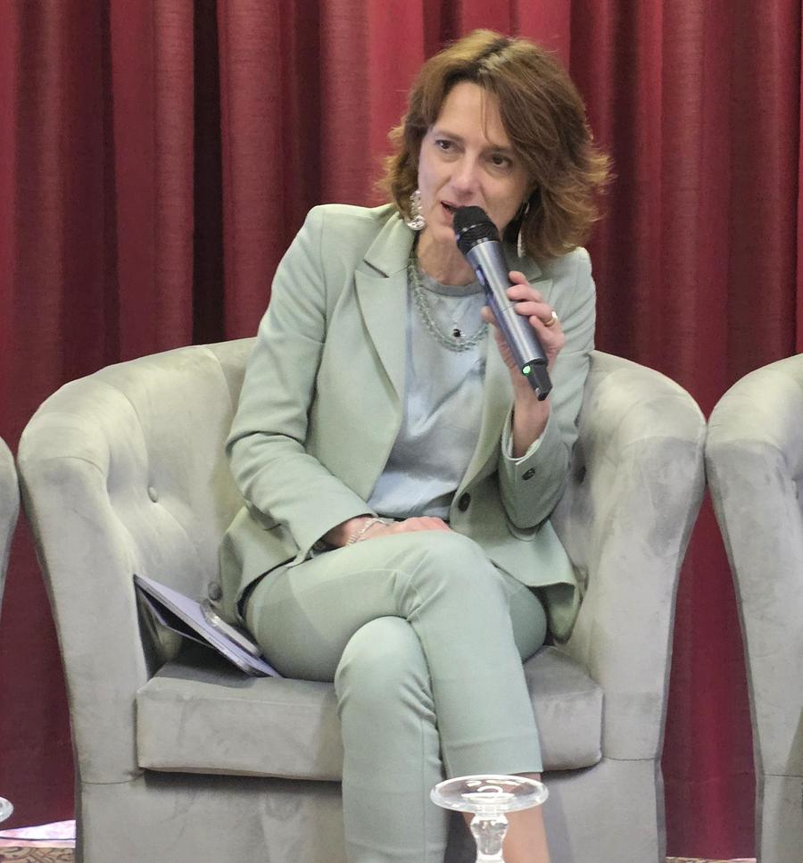 L’ex ministra Bonetti in Sardegna: «Qui indice di natalità non sostenibile»