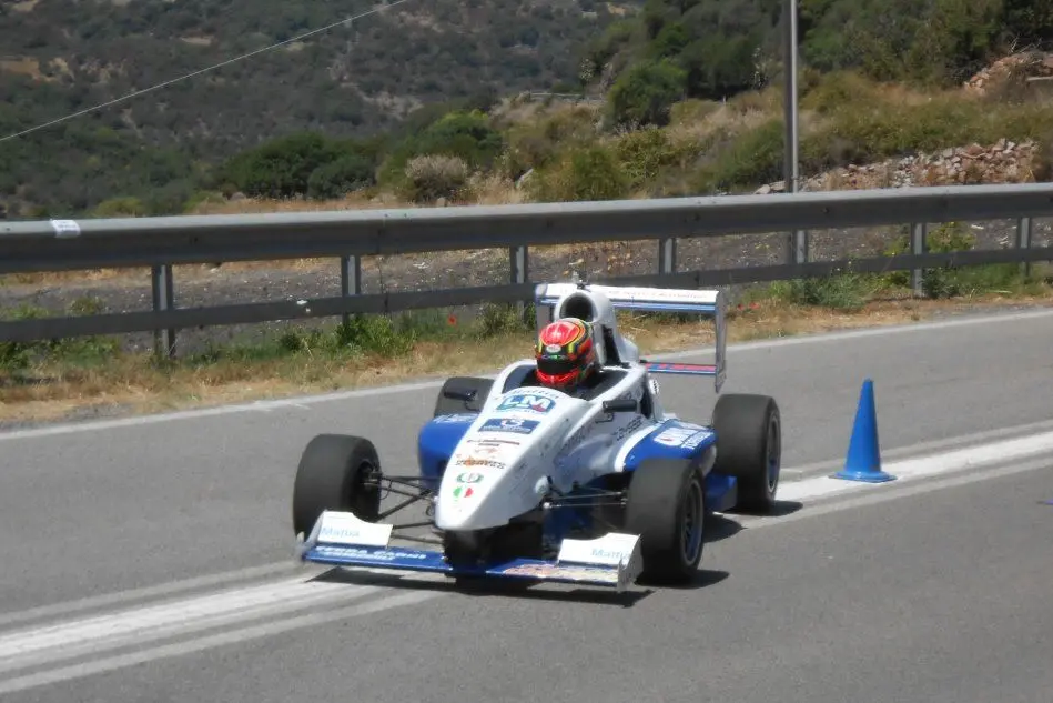 Il vincitore Luca Tilloca su Formula Gloria