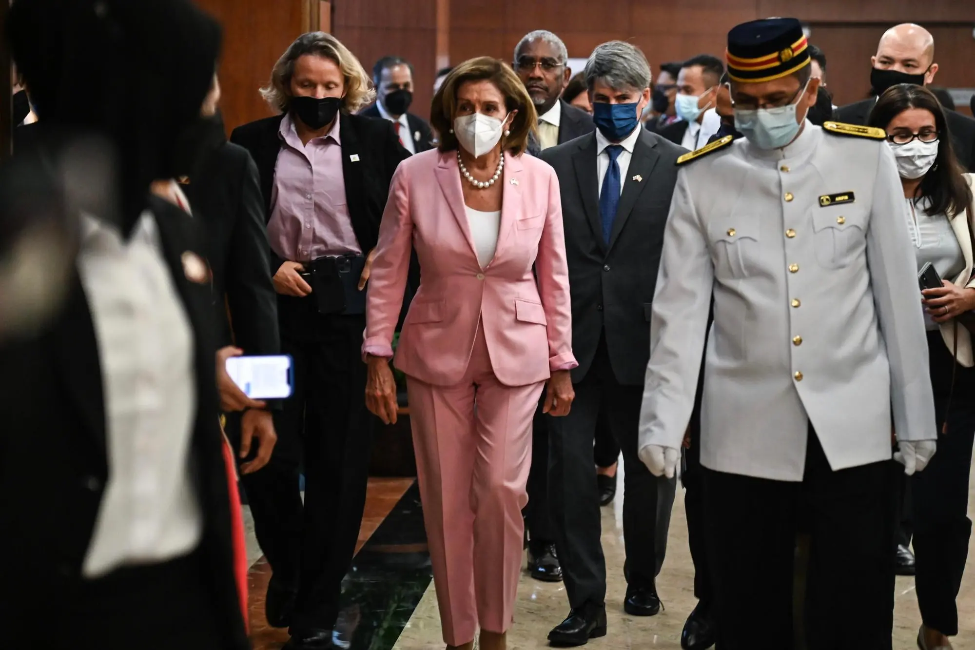 Nancy Pelosi in visita a Kuala Lumpur, in Malesia (foto Ansa)