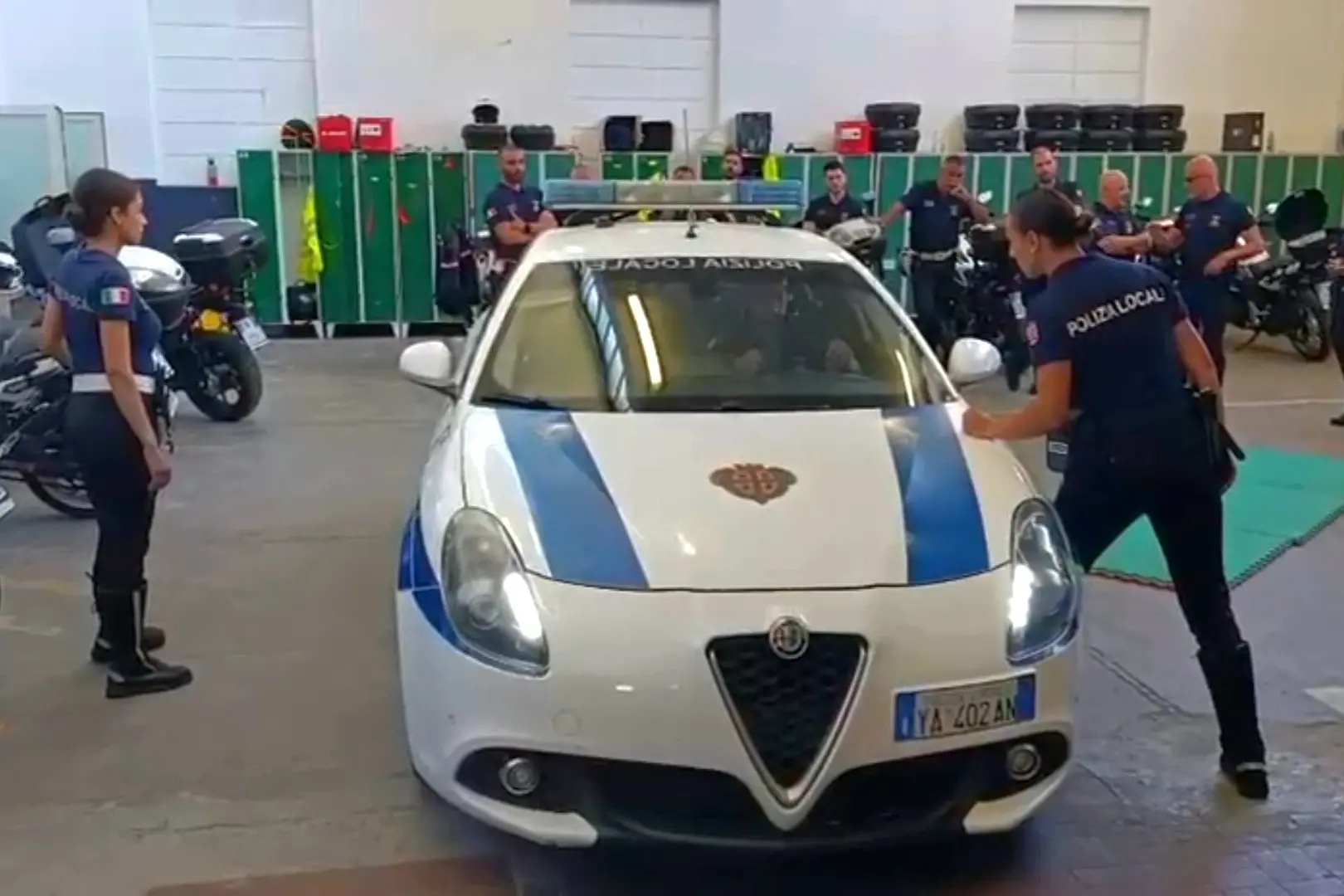 Un'immagine dal corso di addestramento della polizia locale