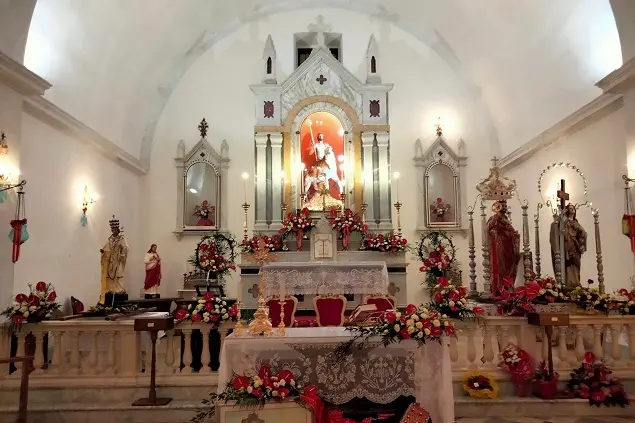 L'interno della Chiesa di San Costantino a Pozzomaggiore (foto Antonio Caria)