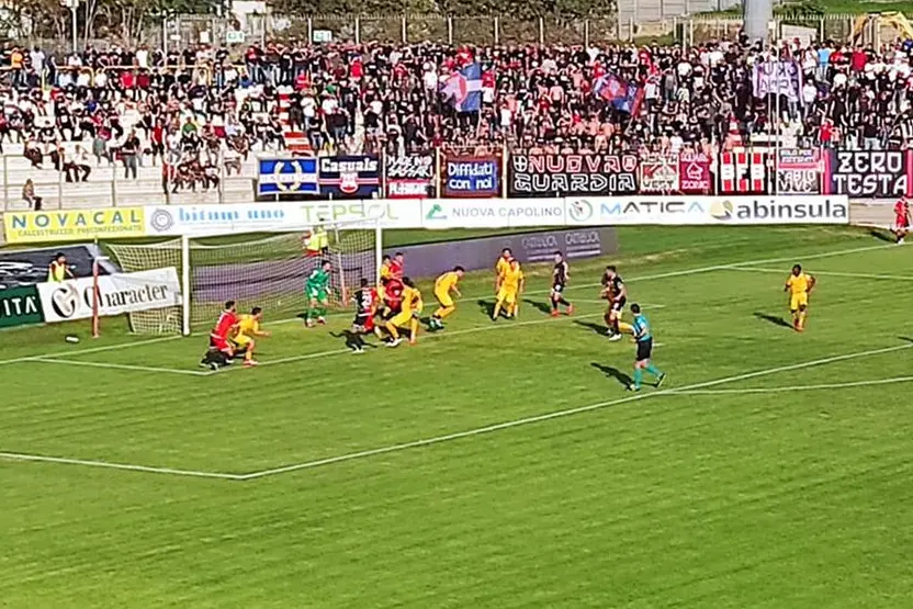 Un'azione della Torres su corner (foto G. Marras)