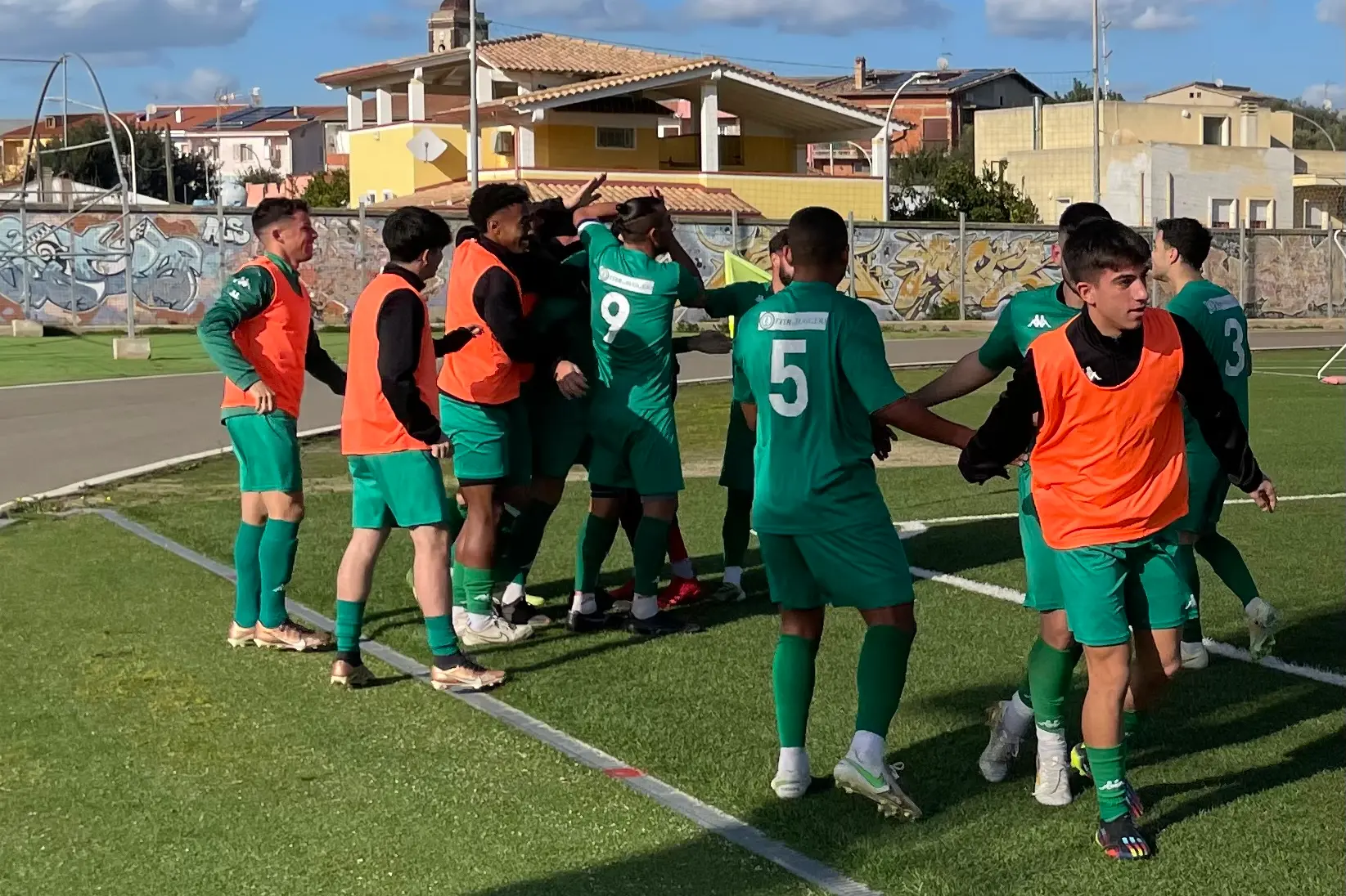 L'esultanza del Sant'Elena per il primo gol contro il Monastir, di Alessandro Mancusi (foto Spignesi)
