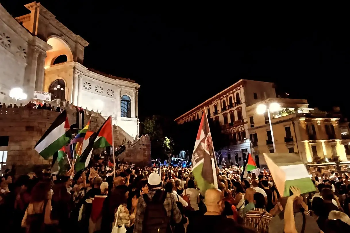 Una precedente manifestazione a Cagliari
