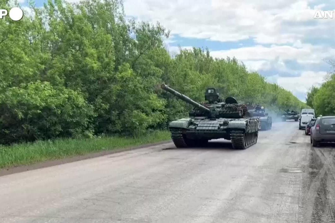 Ucraina, i carri armati vanno a rafforzare il fronte orientale del Paese