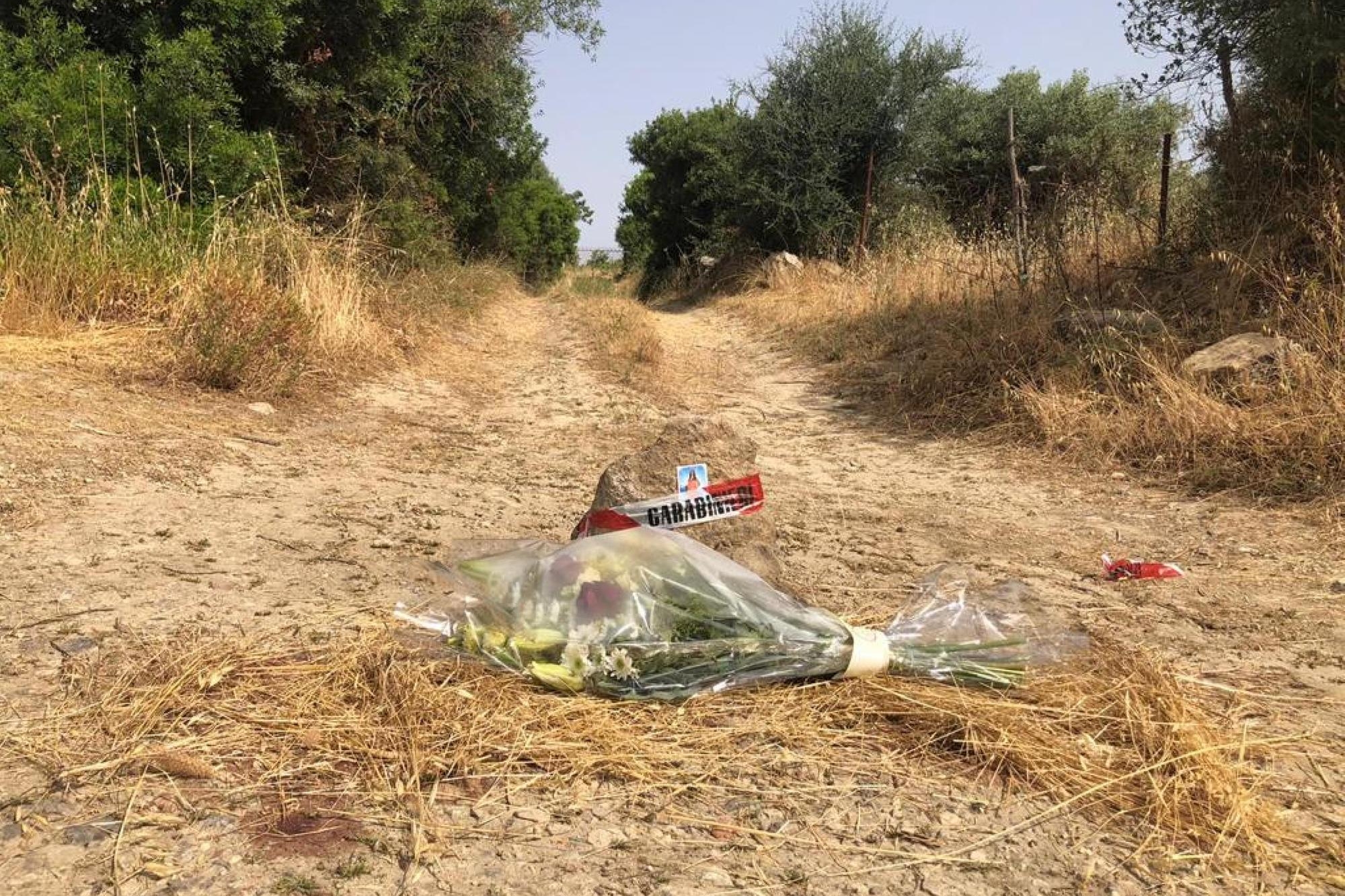 Il punto in cui Massimo Deidda, l'allevatore di 63 anni, è stato trovato morto nel suo terreno in contrada Aureddus, a Gergei (foto Ansa)