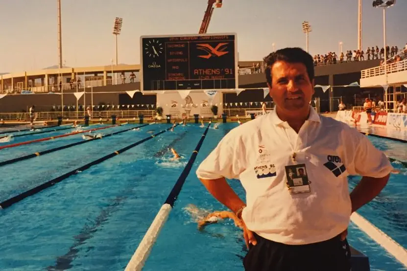 Gianni Virdis a bordo vasca ad Athene nel 1991 (foto concessa)