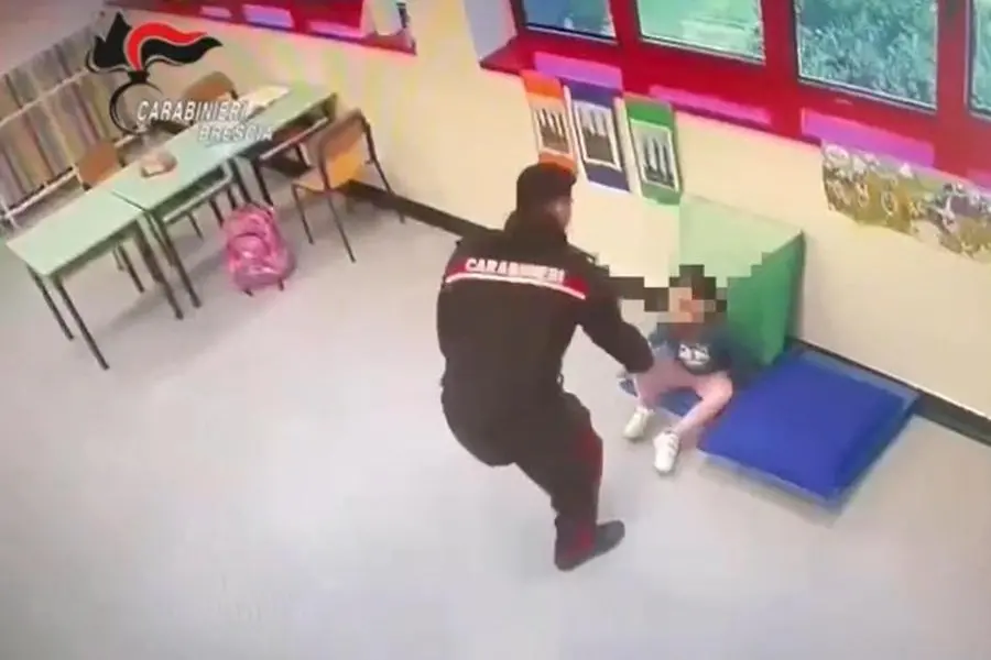 La bimba salvata dai carabinieri