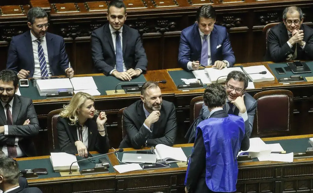 Il presidente Roberto Fico è stato costretto a sospendee la seduta