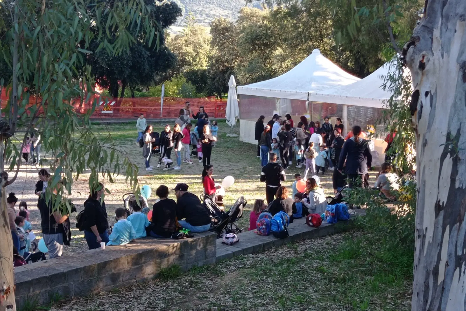 Gli asili a Villa Sulcis per la giornata dell'infanzia (foto Scano)
