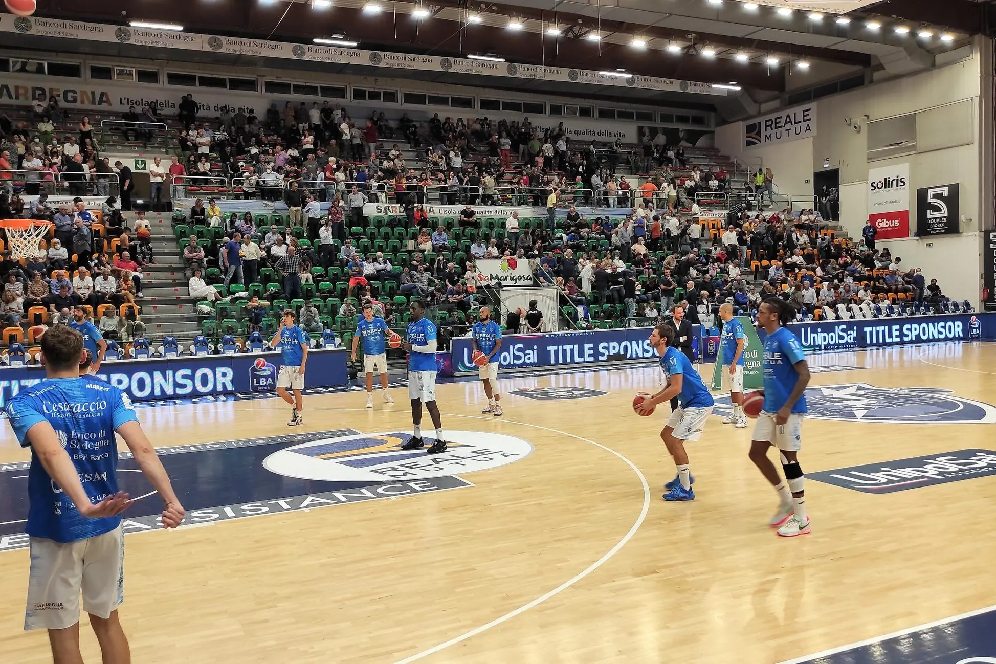 La Dinamo in riscaldamento (foto G. Marras)