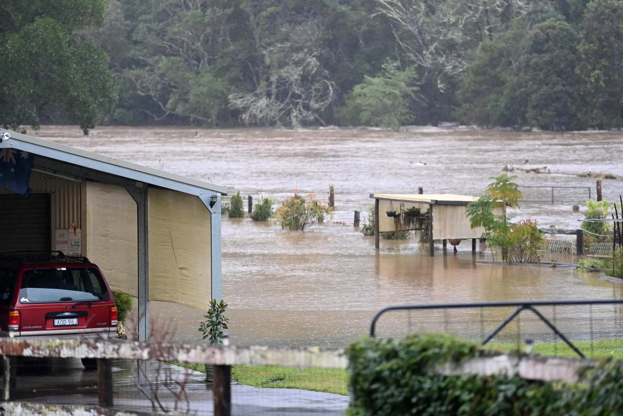 Piogge torrenziali e inondazioni a Sydney (foto Ansa/Epa)