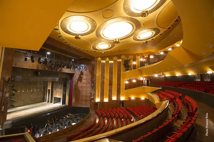 Il teatro Lirico di Cagliari (foto Ansa)