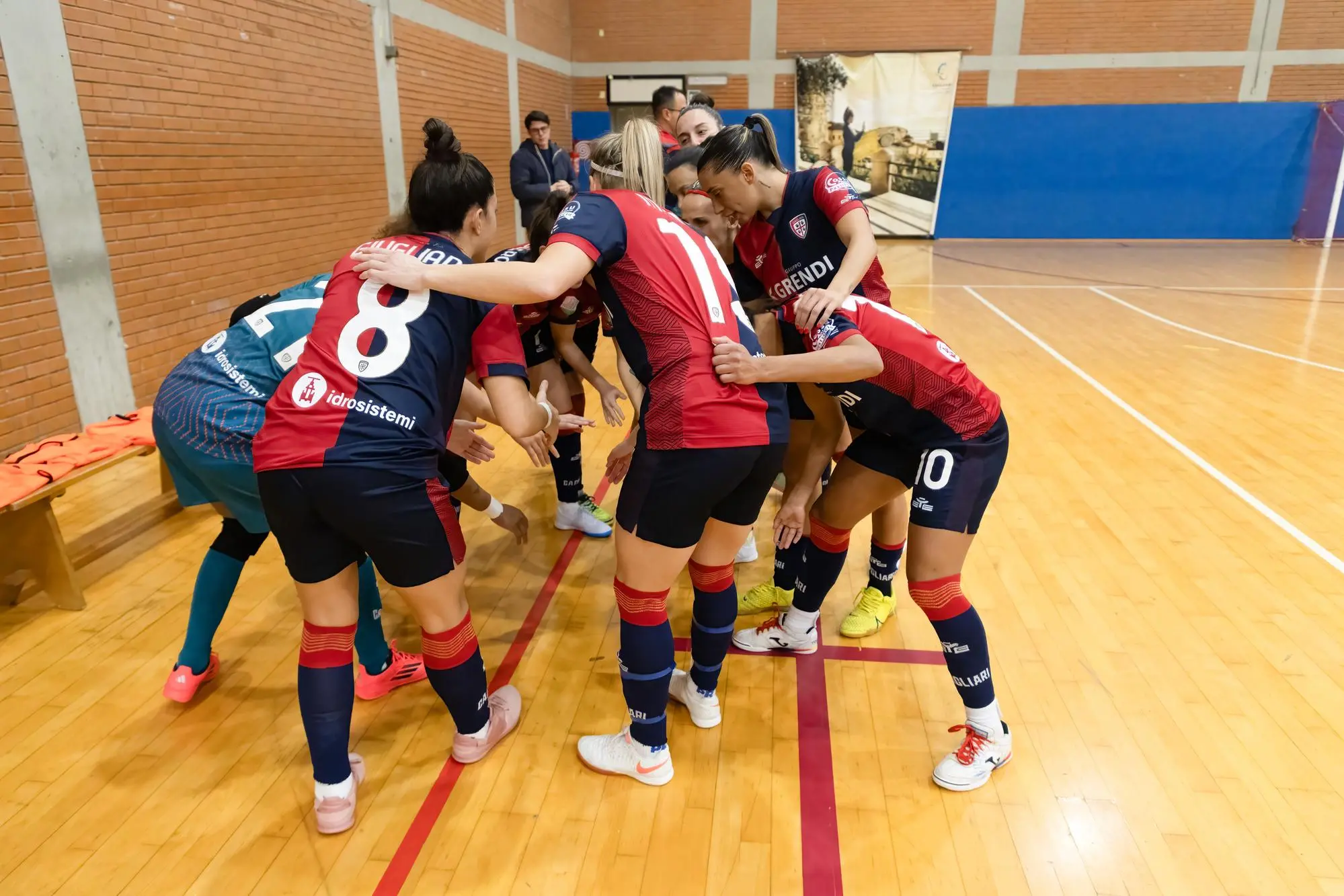 La squadra di calcio a 5 femminile del Cagliari (foto Giovanni Maffa)