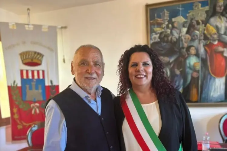 Giovanni Pinna con la sindaca Maria Lucia Tirotto (foto concessa)