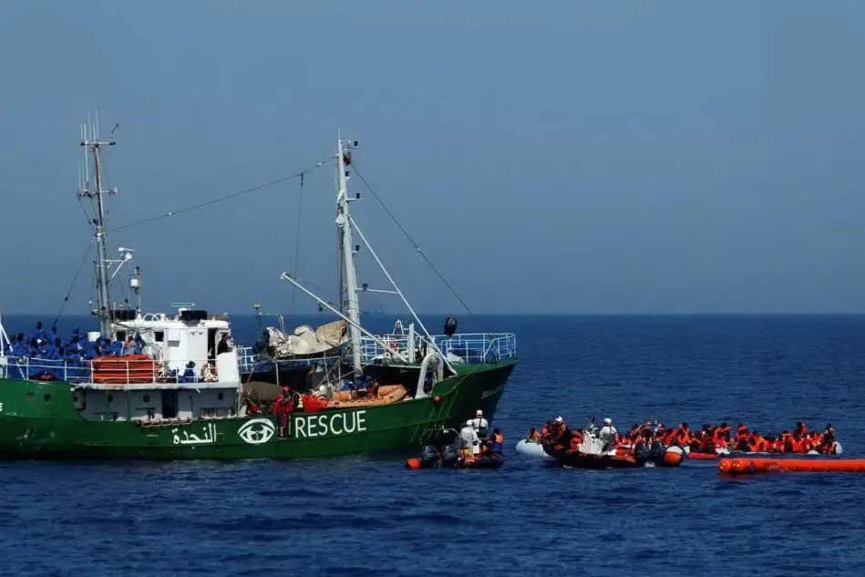 Operazione di salvataggio al largo delle coste libiche