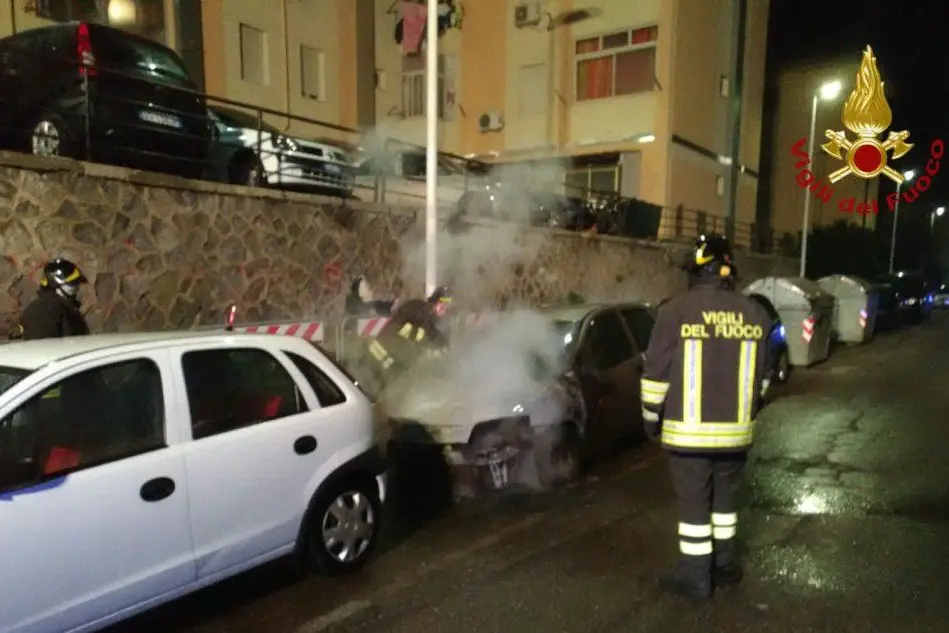 L'incendio in via Bosco Cappuccio