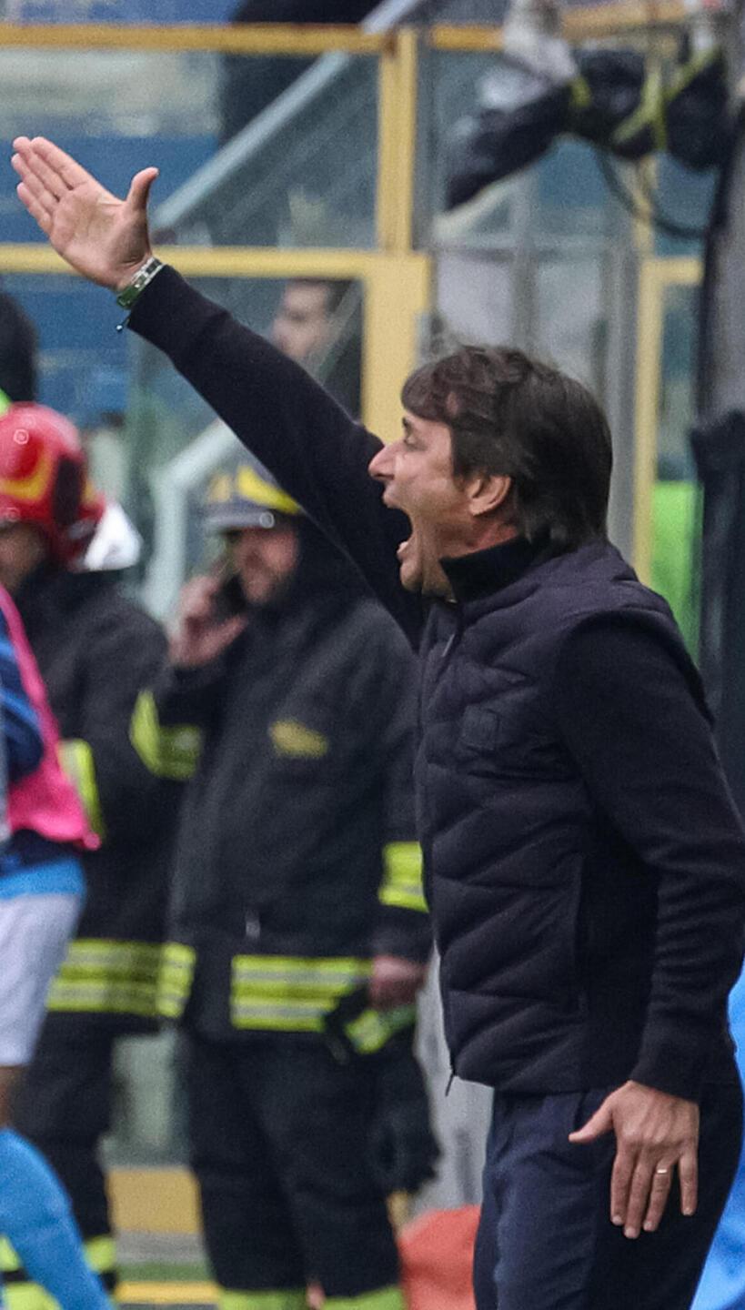 Il Napoli rallenta, Genoa quasi salvo