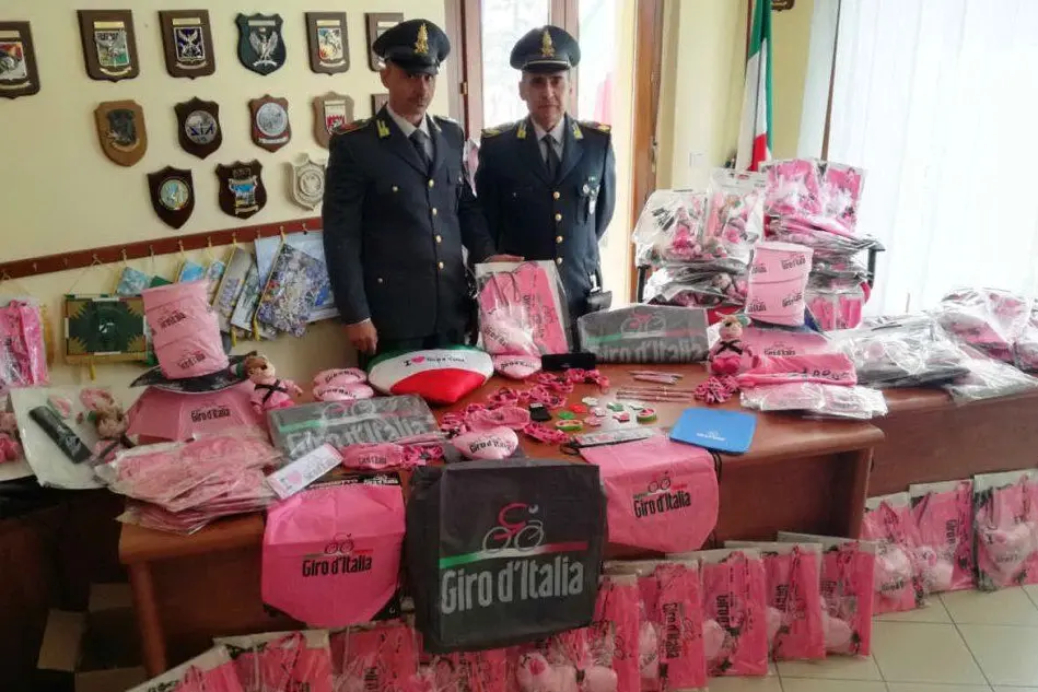 Il materiale sequestrato
