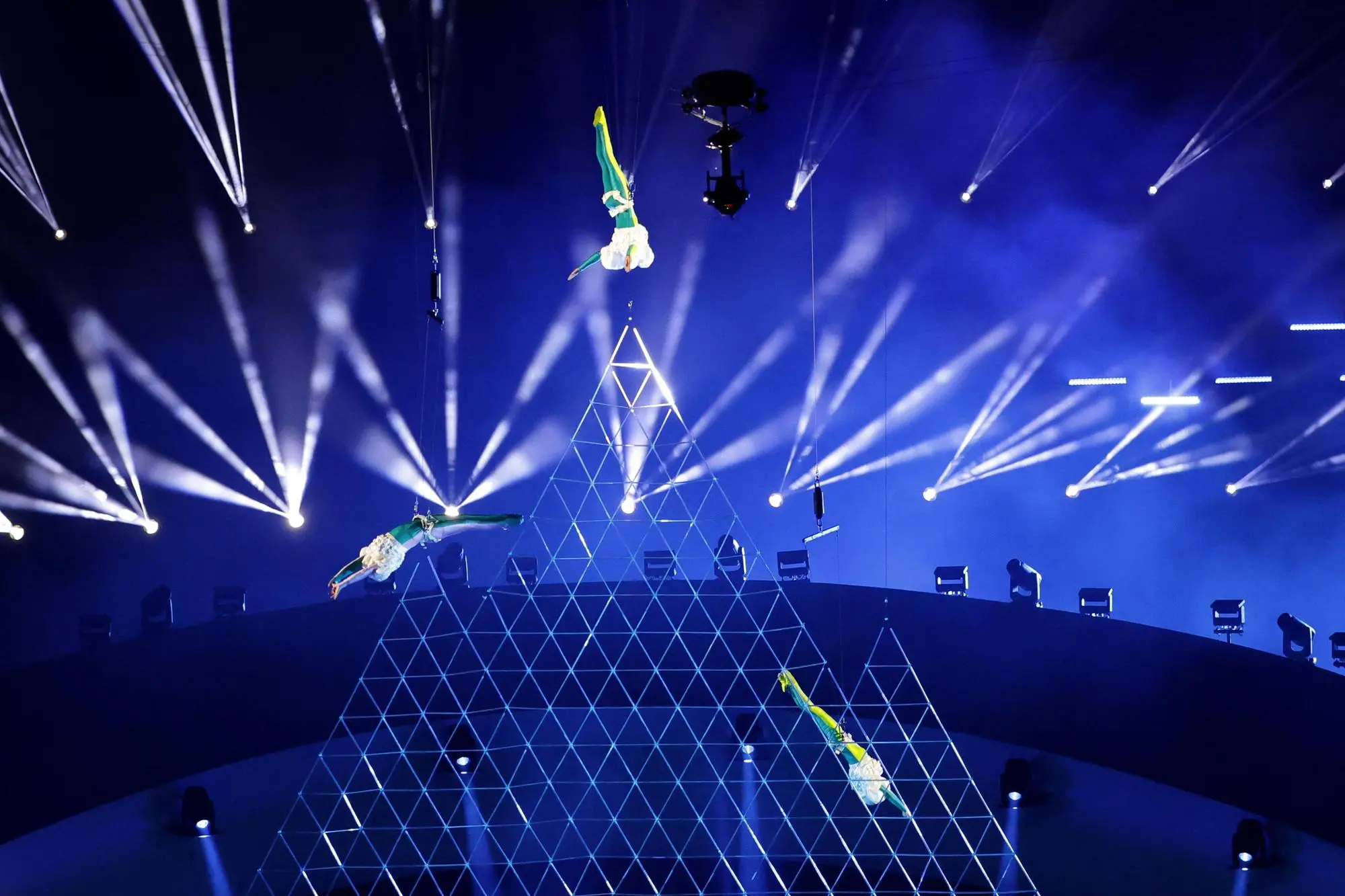 Un momento della cerimonia di chiusura delle Olimpiadi di Milano Cortina