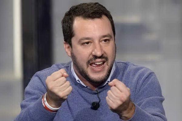 Salvini: &quot;Tassare la prostituzione e riaprire le case chiuse&quot;