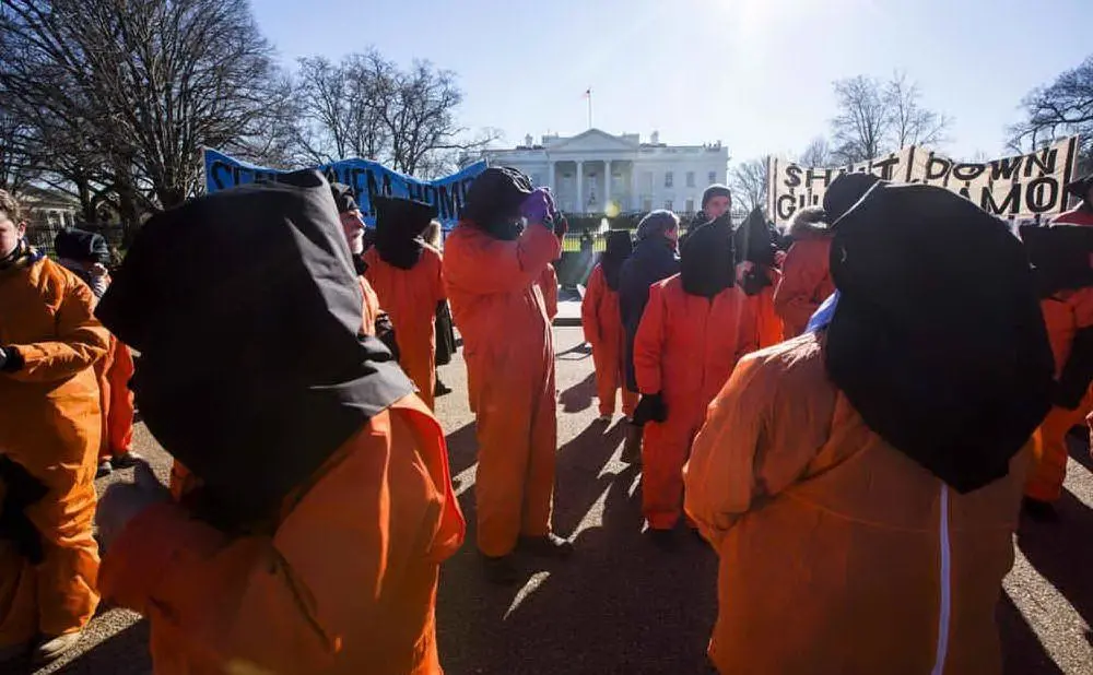 Manifestazione contro la violazione dei diritti umani a Guantanamo