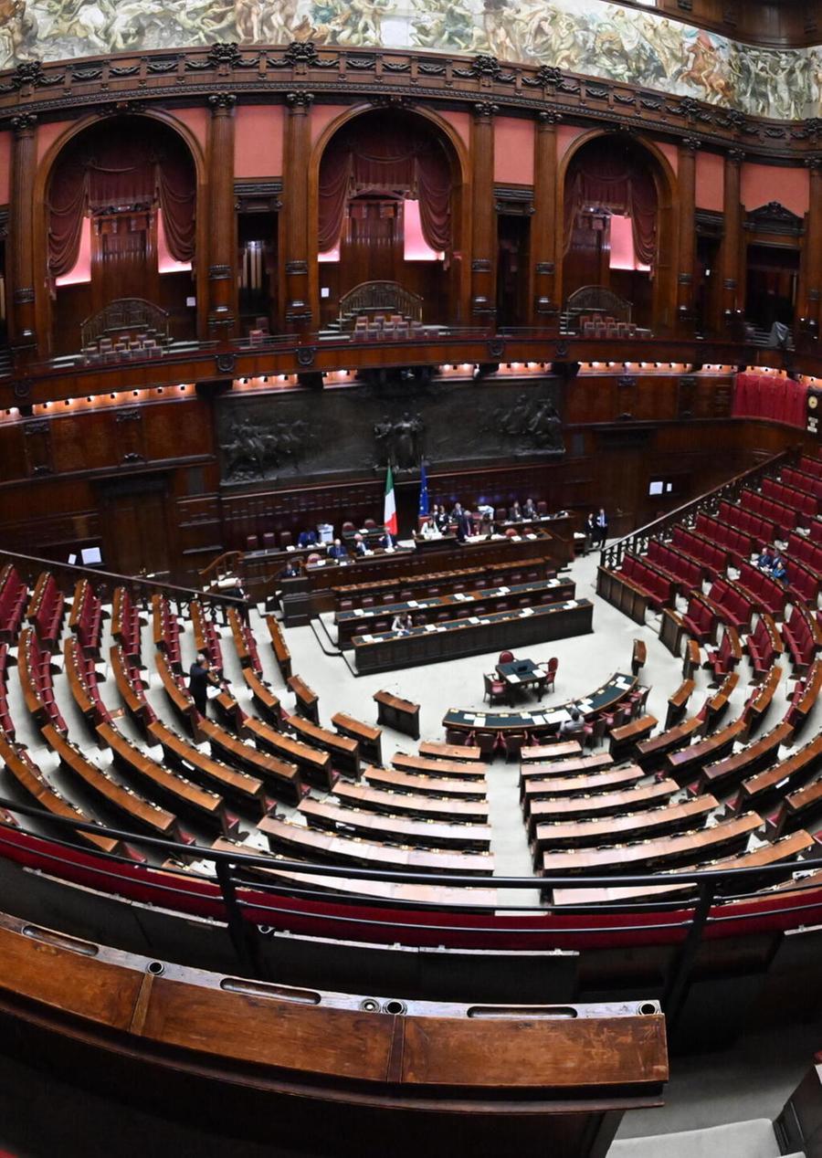 Costa capogruppo, ma in FI è solo tregua