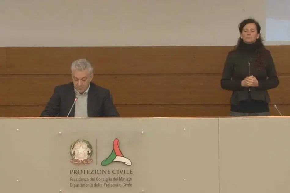 Domenico Arcuri in conferenza stampa (foto da Youtube)