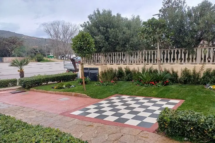 La scacchiera a Cannigione (foto Comune di Arzachena)