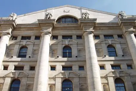 Piazza Affari (foto Ansa)