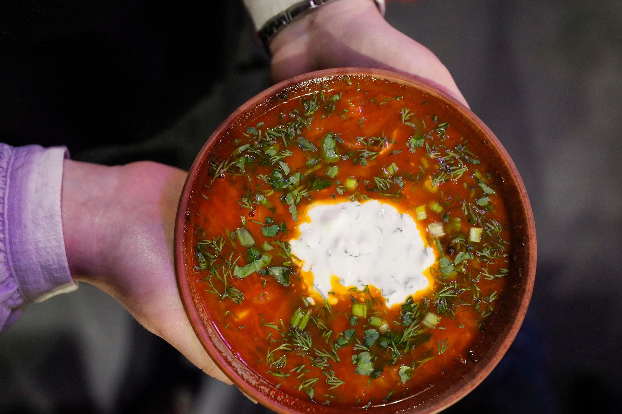 Borscht, la zuppa rossa ucraina: ecco la ricetta del piatto patrimonio Unesco