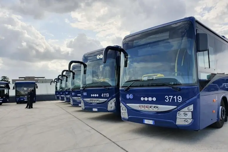 Bus Arst (foto Ansa)