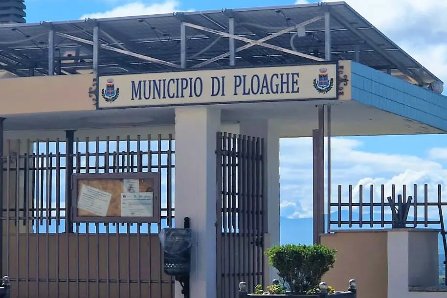 Il municipio di Ploaghe (foto concessa)