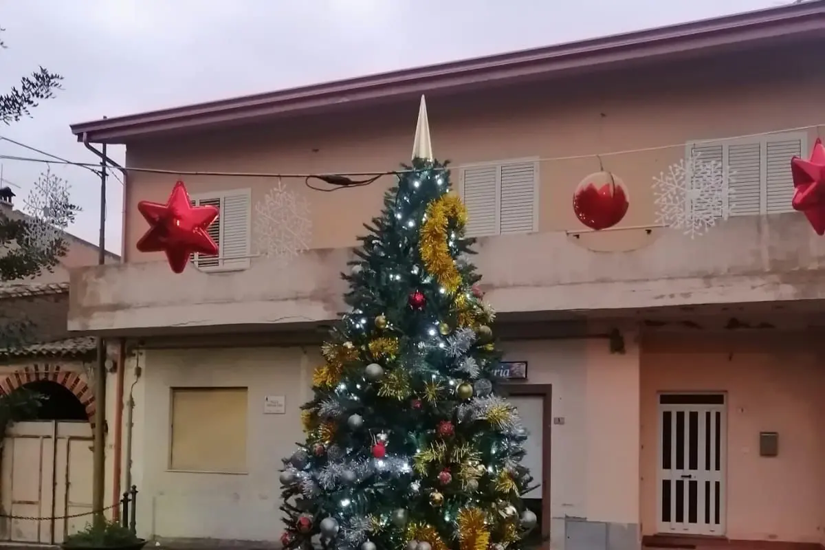 L'Albero di Natale della Comunità di Siamanna (foto concessa)