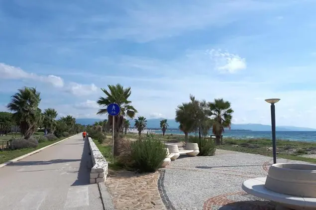 Quartu, il lungomare Poetto (foto Ansa)