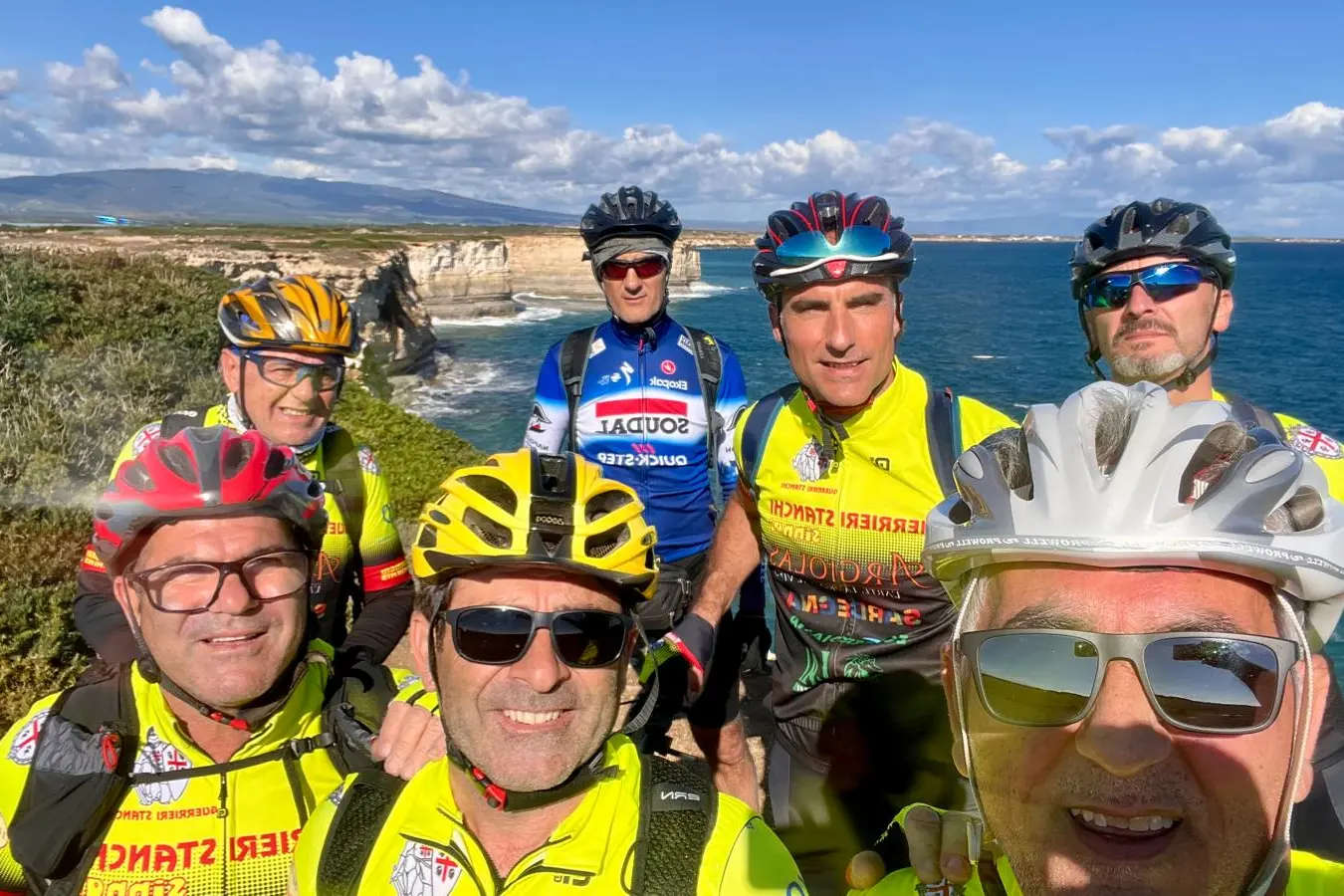 Il gruppo dei Guerrieri Stanchi presenti nell'escursione della penisola del Sinis