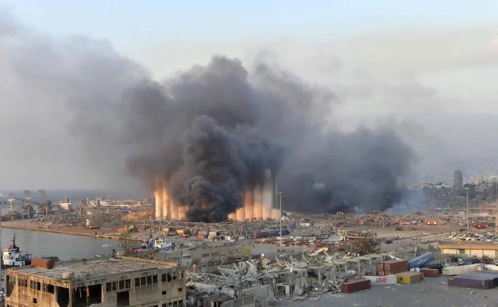 Il fumo provocato dall'esplosione (Ansa - Hamzeh)